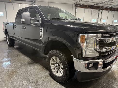 Used 2022 Ford F250 XLT w/ XLT Value Package AWD/4WD image 3