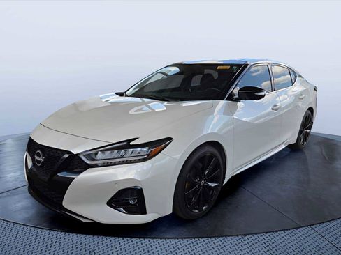 Used 2023 Nissan Maxima SR w/ Sport Mat Group FWD image 2