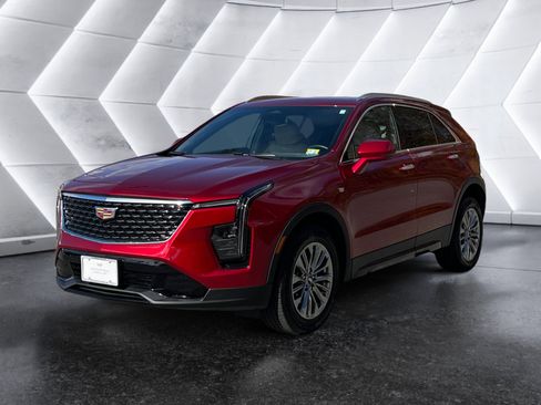 Used 2024 Cadillac XT4 Premium Luxury w/ Cold Weather Package image 2