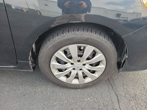 Used 2013 Toyota Corolla LE image 26