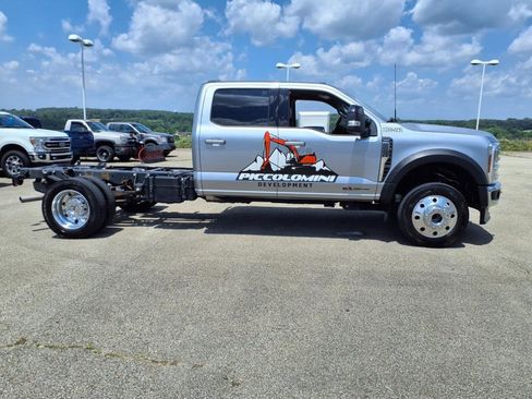 Used 2024 Ford F550 4x4 Crew Cab Super Duty image 2