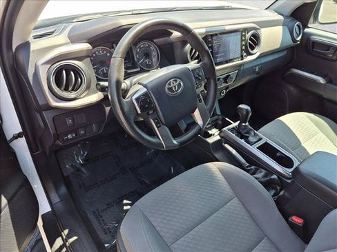 Used 2020 Toyota Tacoma SR5 RWD image 9