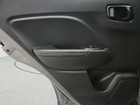 Used 2022 Hyundai Venue Limited FWD image 21
