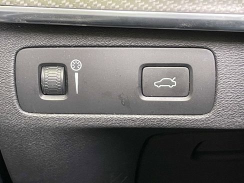 Used 2019 Volvo XC90 T6 R-Design w/ Advanced Package image 38