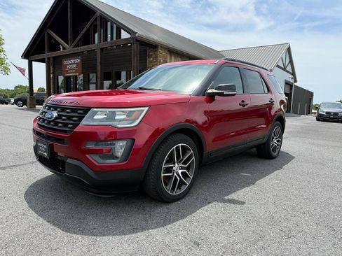 Used 2016 Ford Explorer Sport w/ Equipment Group 401A AWD/4WD image 2