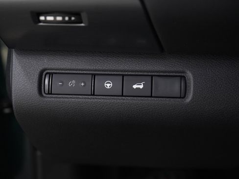 Used 2023 Nissan Pathfinder SL image 25