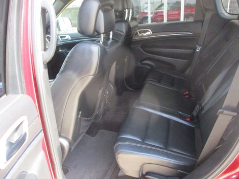 Used 2017 Jeep Grand Cherokee Limited RWD image 5