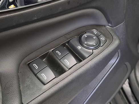 Used 2024 Chevrolet Equinox LT FWD image 13