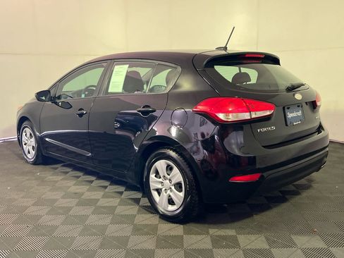 Used 2017 Kia Forte LX image 5