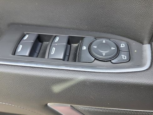 Used 2025 Chevrolet Silverado 1500 LT RWD image 28