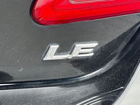 Used 2011 Toyota Camry LE image 29