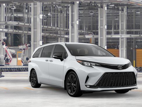 New 2026 Toyota Sienna XSE FWD image 15