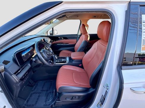 Used 2023 Kia Carnival SX image 22