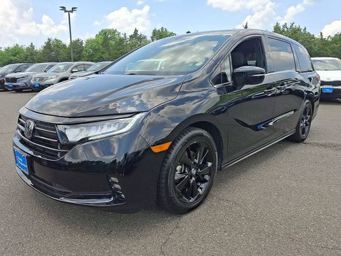 Used 2024 Honda Odyssey Sport image 3