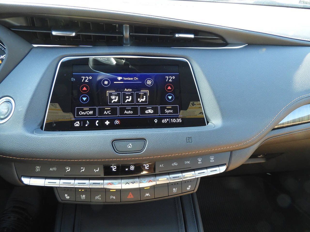 Used 2019 Cadillac XT4 Premium Luxury AWD/4WD image 44