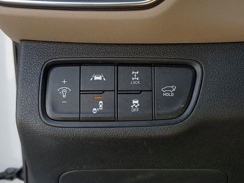 Used 2020 Hyundai Santa Fe Limited image 36