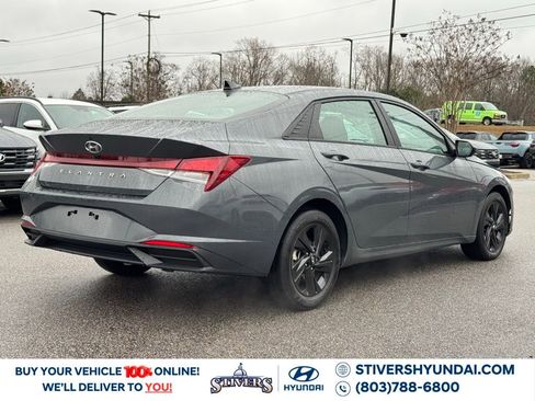 Certified 2023 Hyundai Elantra SEL w/ Preferred Accessory Package image 13