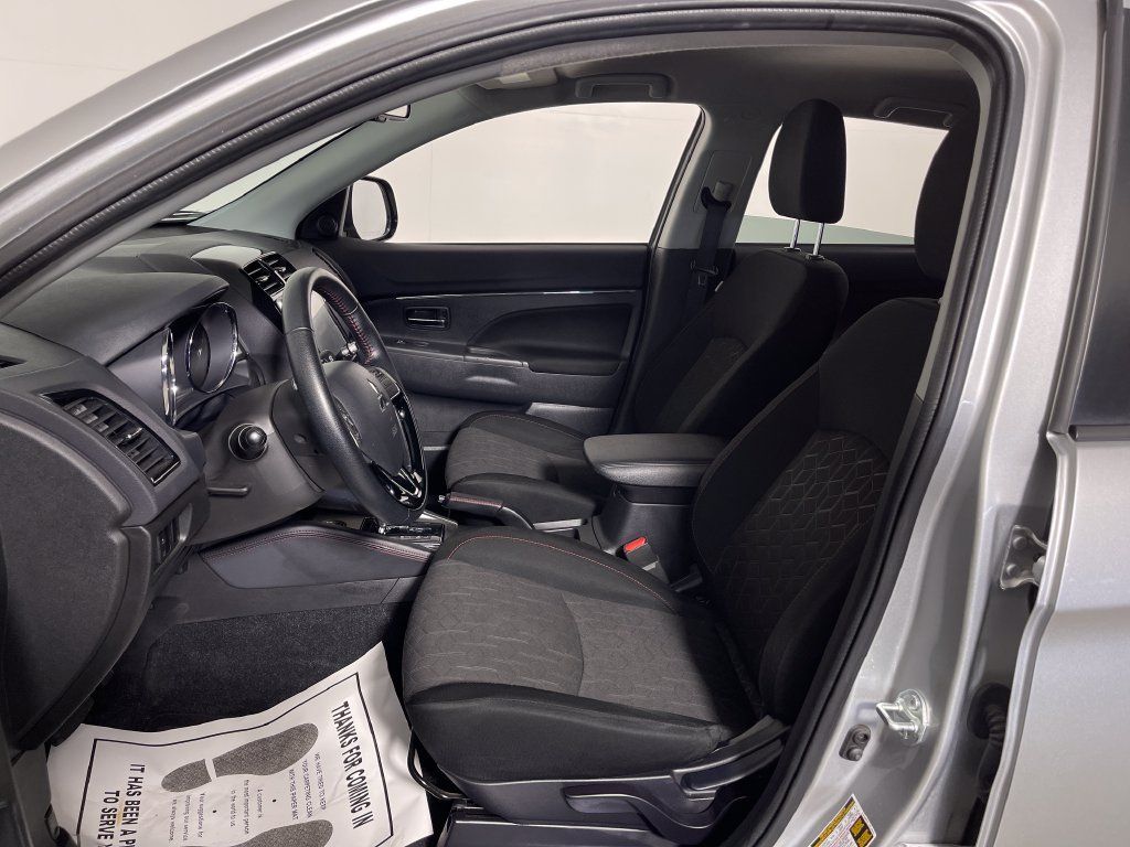 Used 2025 Mitsubishi Outlander Sport ES AWD/4WD image 12