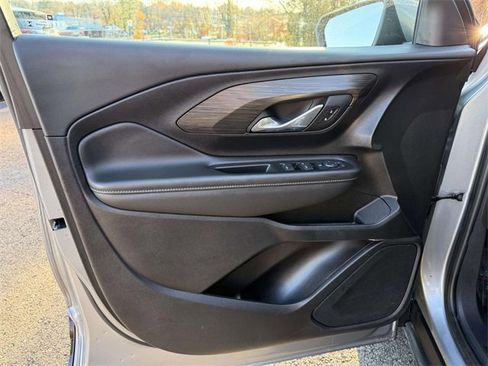 Certified 2024 GMC Terrain SLE image 8