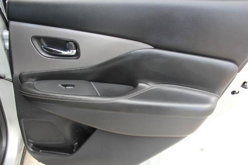 Used 2021 Nissan Murano SV FWD image 16