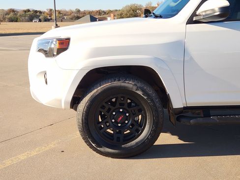 Used 2023 Toyota 4Runner SR5 image 9