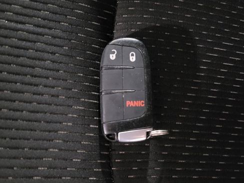 Used 2018 Dodge Journey SE w/ Popular Equipment Group FWD image 32