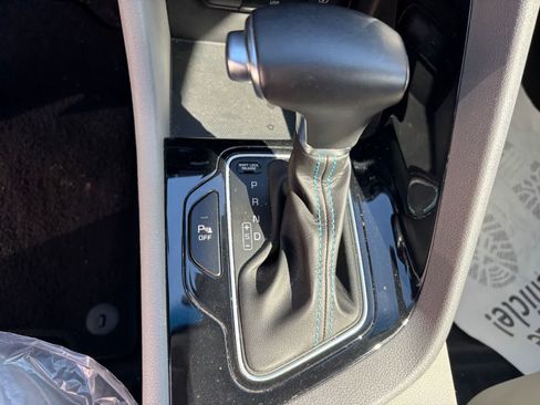 Used 2022 Kia Niro LXS image 13