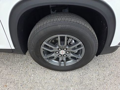 Used 2025 GMC Acadia Elevation FWD image 17