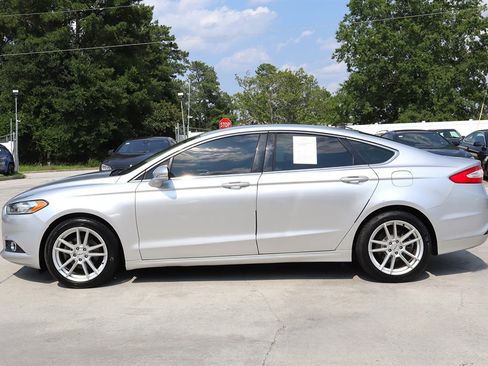 Used 2013 Ford Fusion SE FWD image 4