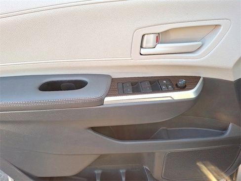 Certified 2024 Toyota Sienna LE image 18