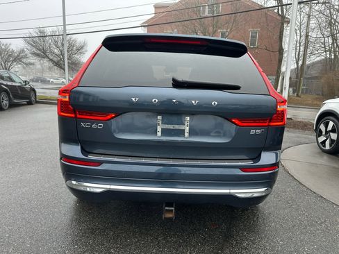 Used 2023 Volvo XC60 B5 Plus image 9