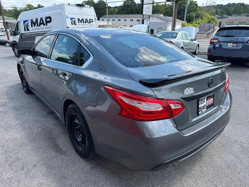 Used 2017 Nissan Altima 2.5 S w/ Power Driver Seat Package FWD image 5