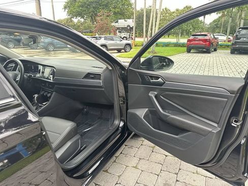 Used 2024 Volkswagen Jetta SE FWD image 23