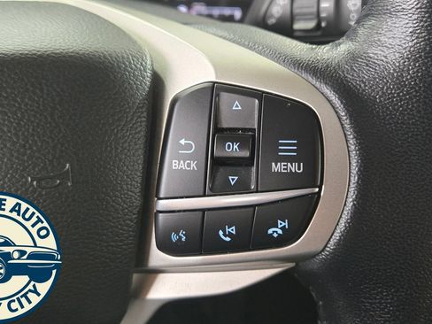 Used 2022 Ford Explorer XLT AWD/4WD image 19