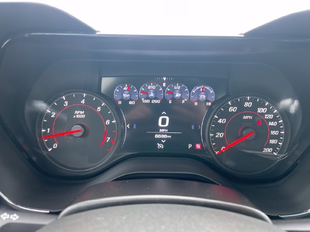 Used 2022 Chevrolet Camaro SS RWD image 9
