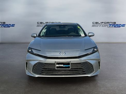 Used 2025 Toyota Camry LE w/ Convenience Package FWD image 2