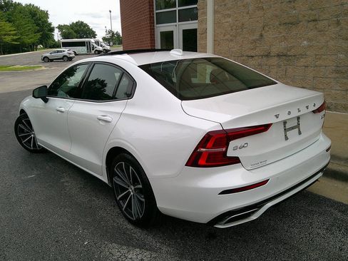 Used 2022 Volvo S60 B5 Momentum AWD/4WD image 7