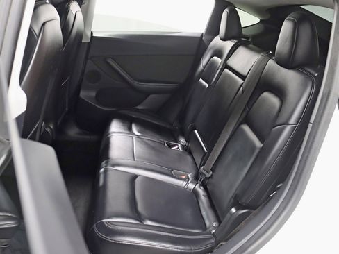 Used 2020 Tesla Model Y Long Range image 29