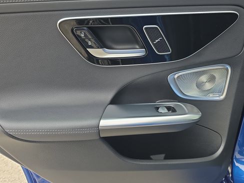 Used 2022 Mercedes-Benz C 300 Sedan image 13