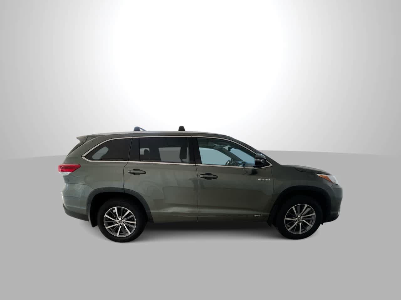 Used 2018 Toyota Highlander XLE AWD/4WD image 9