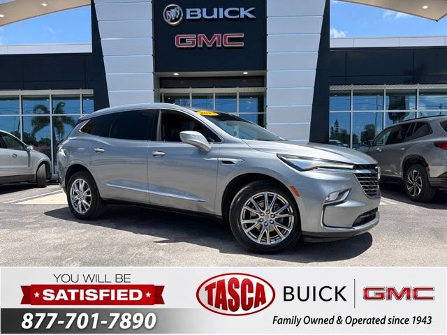 Used 2023 Buick Enclave Essence w/ Experience Buick Package FWD image 1
