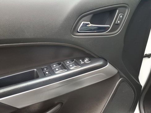 Used 2020 Chevrolet Colorado ZR2 w/ Colorado ZR2 Bison Edition image 11