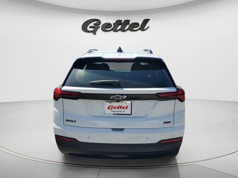 Used 2027 Chevrolet Bolt RS FWD image 5