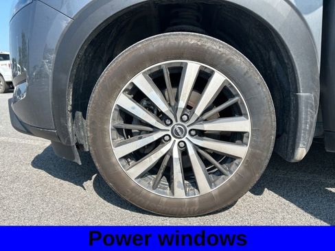 Used 2025 Nissan Pathfinder Platinum AWD/4WD image 9