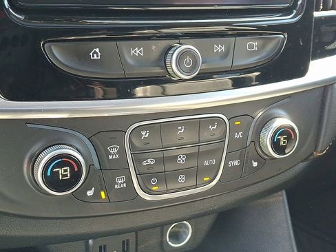 Used 2019 Chevrolet Traverse RS AWD/4WD image 18