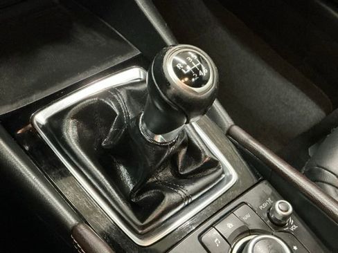 Used 2018 MAZDA MAZDA3 Touring image 22