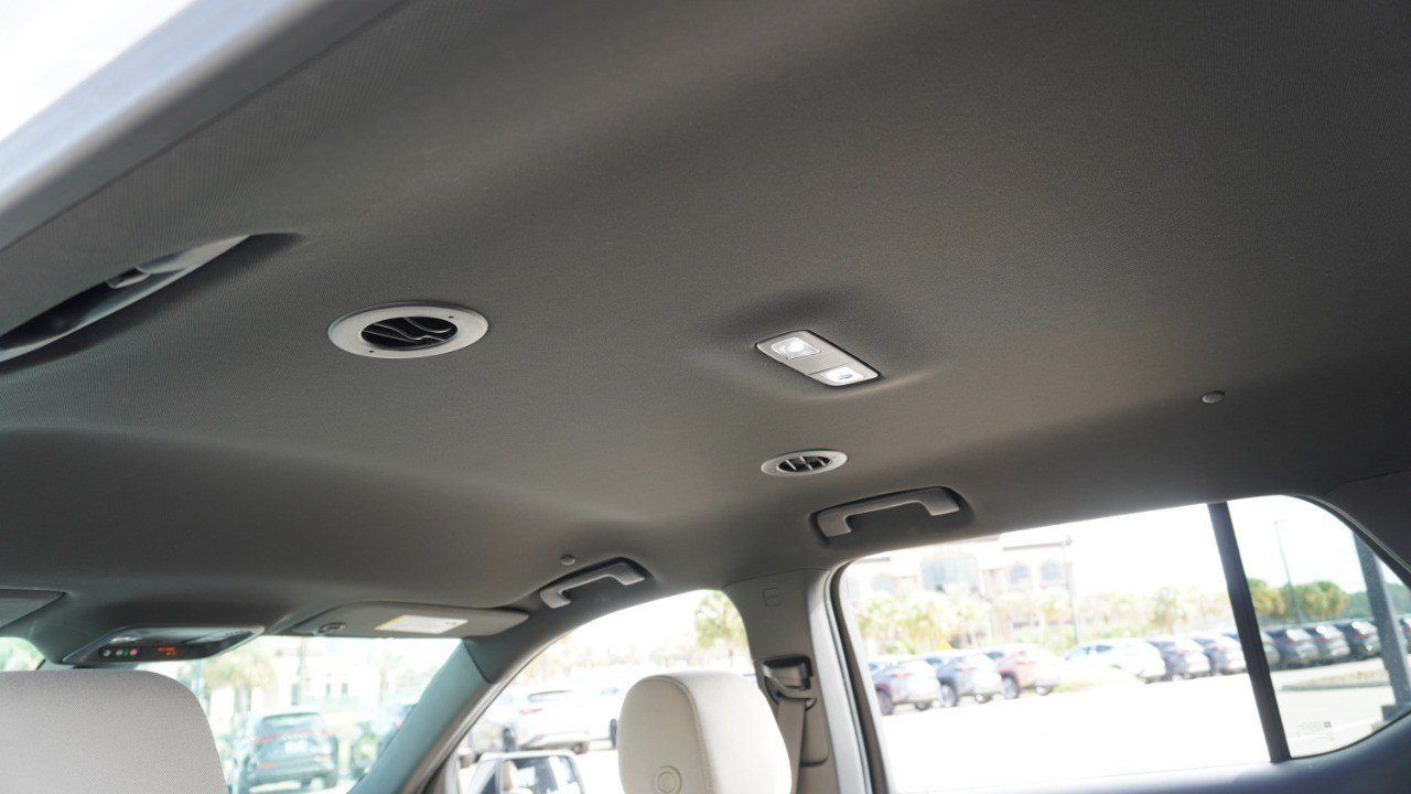 Used 2022 Chevrolet Traverse LS FWD image 29