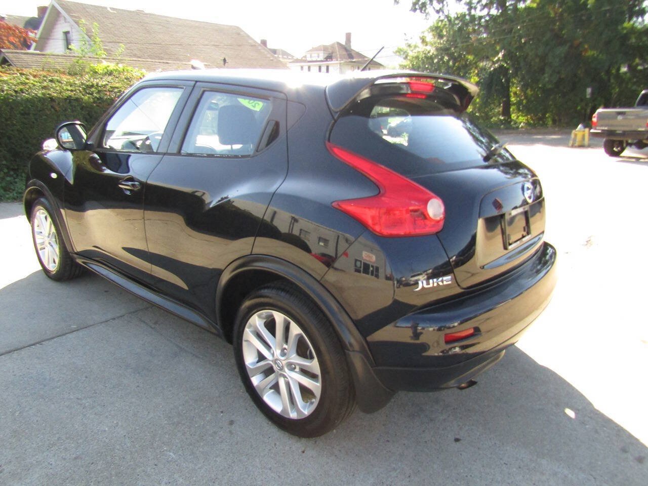 Used 2014 Nissan Juke S AWD/4WD image 6
