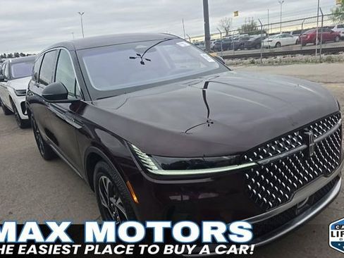 Used 2024 Lincoln Nautilus Premier AWD/4WD image 4
