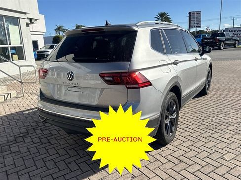 Certified 2022 Volkswagen Tiguan SE image 6
